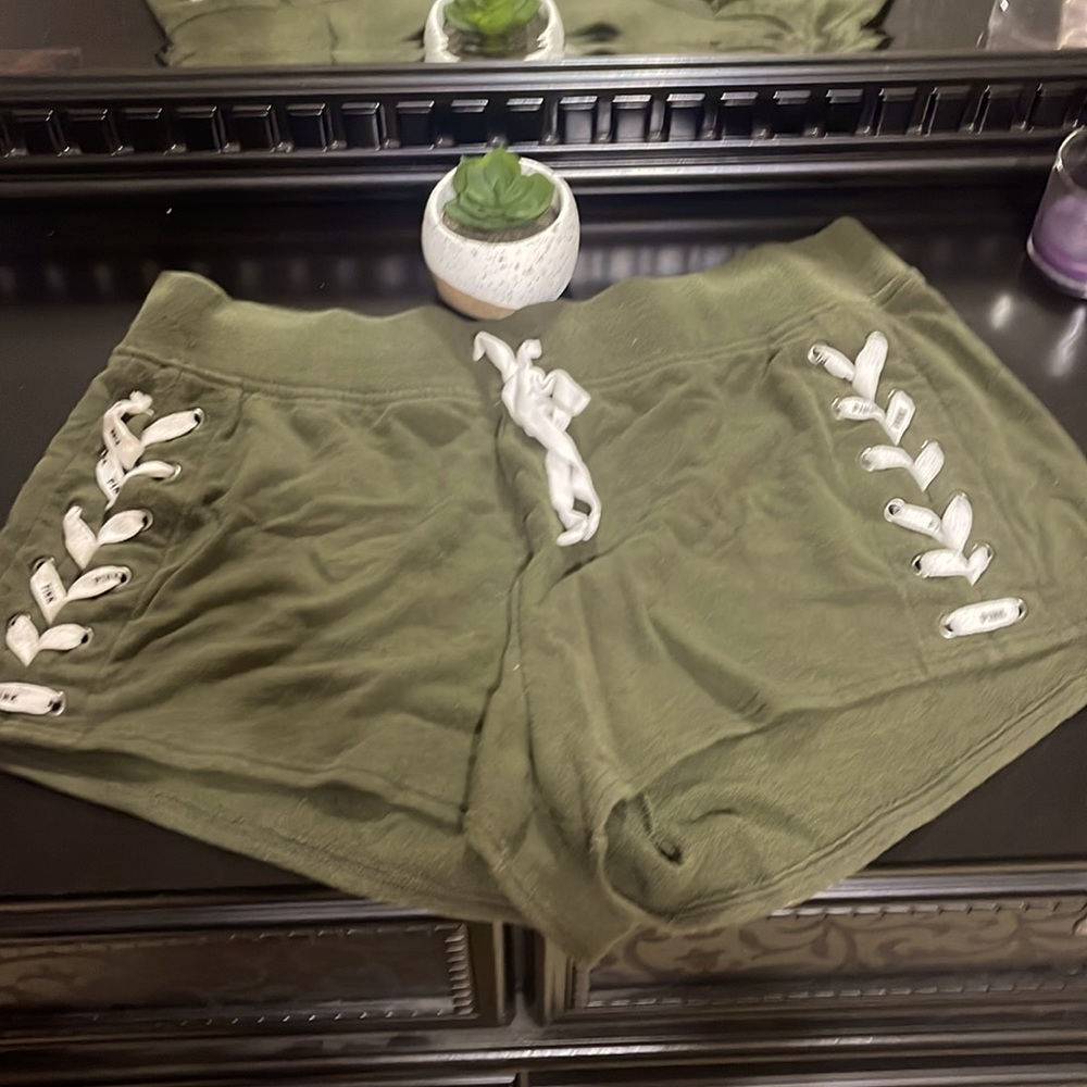 PINK soft shorts L